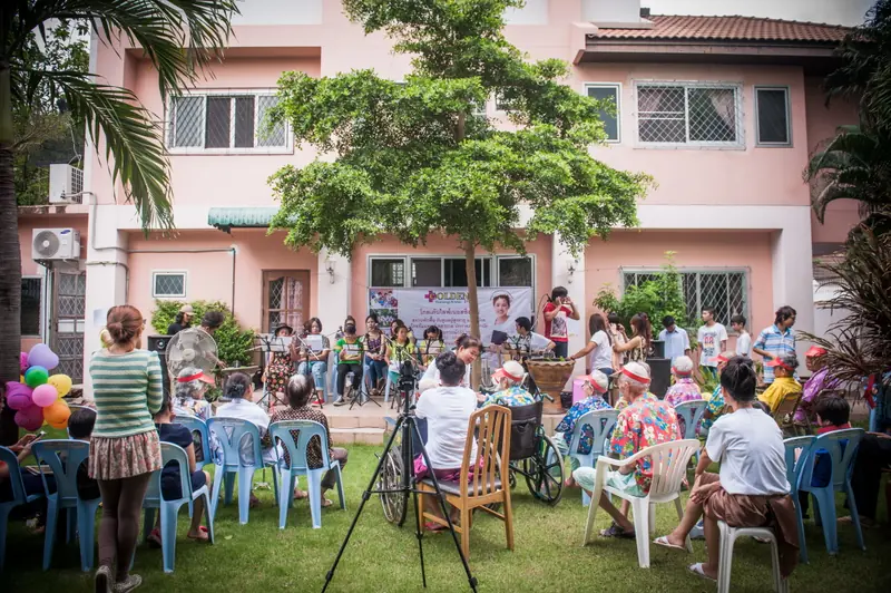 งานดนตรีสำหรับผู้สูงอายุที่โกลเด้นไลฟ์เนอร์สซิ่งโฮม